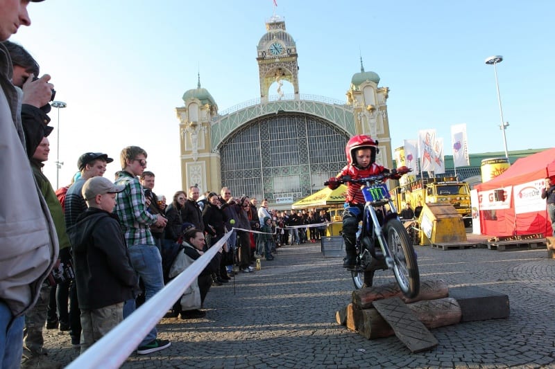 Motocykl 2013 - Kam s dětmi v Praze