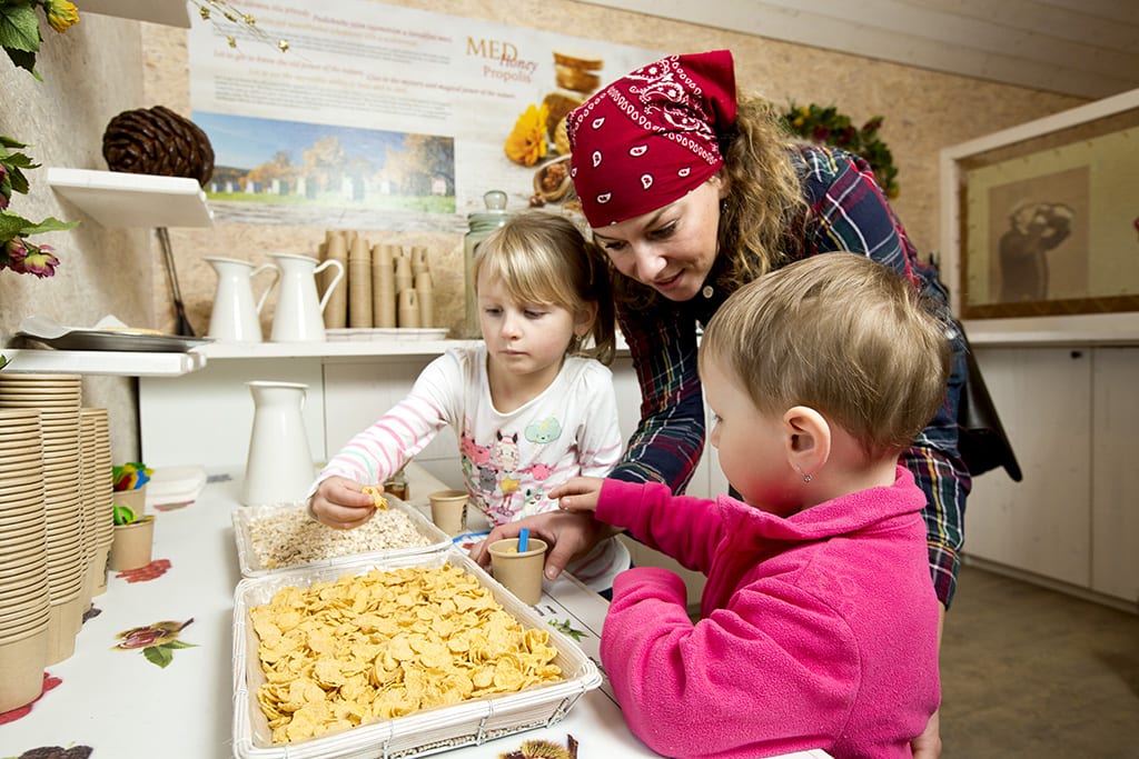 Unikátní zábavní areál se specialitami z českých farem pro rodiny s dětmi.