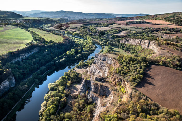 Český kras, lom Alkazar a řeka Berounka, foto: Jiří Jiroušek