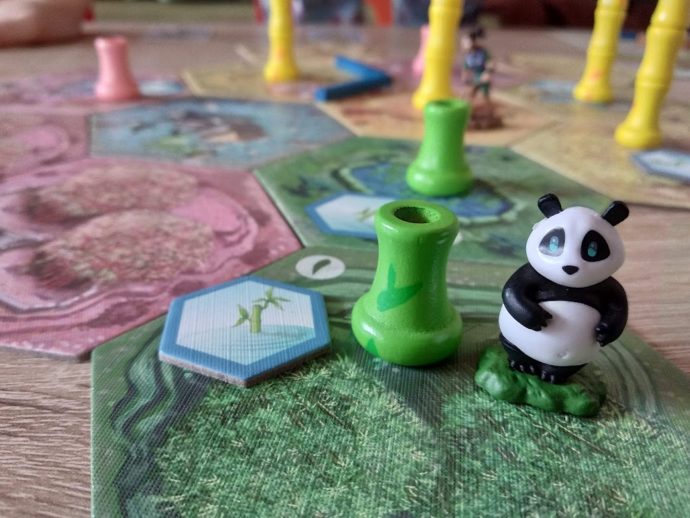 Takenoko vás uchvátí propracovanými figurkami.