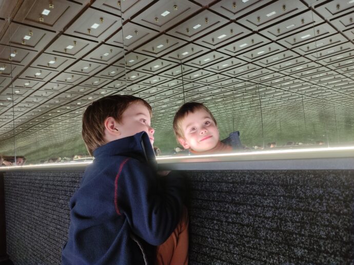 Kouzlení se zrcadly v Tabulariu