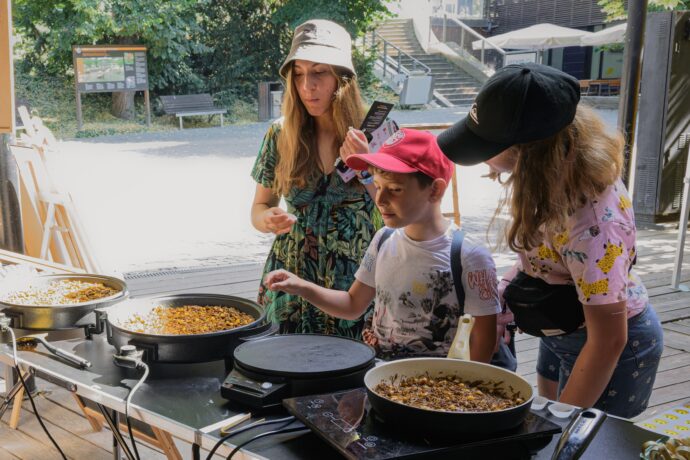 Návštěvníci se mohou těšit na exotické ochutnávky zdarma. Foto: Petr Hamerník, Zoo Praha