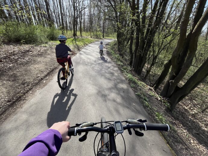 Prokopské údolí je ideální i s dětmi na odrážedlech nebo s kočárkem. Foto: ©Šárka Kobrynová