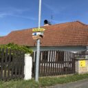 Směrovky vás spolehlivě navedou na stezku. Foto: © K. Pekařová