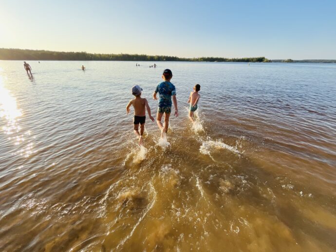 Nádherné koupání v Lužických jezerech. Foto: ©Šárka Kobrynová