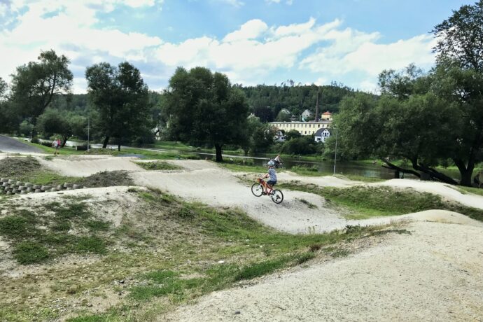 Pumtrack Nižbor. Foto: ©Šárka Kobrynová