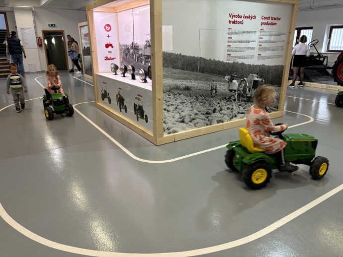 To nejlepší na konec. Expozice — Jede traktor. Národní zemědělské muzeum. Foto: © K. Pekařová