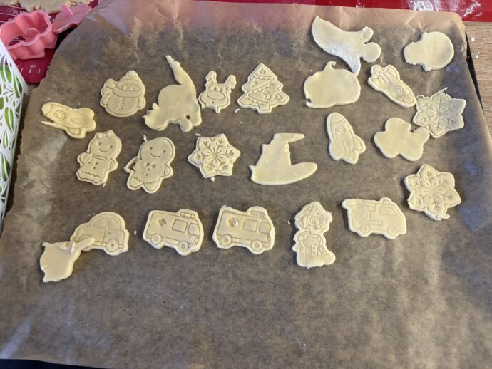 Pečení máslových sušenek s dětmi. Foto: © K. Pekařová