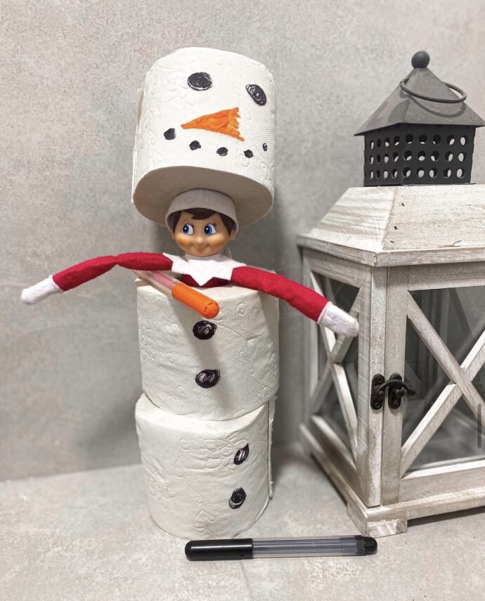 Elf postavil sněhuláka na záchodě. Foto: ©KPek