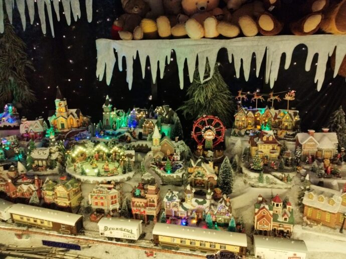 Kouzelný malý svět. Vánoční dům. Foto: © R.Rustler