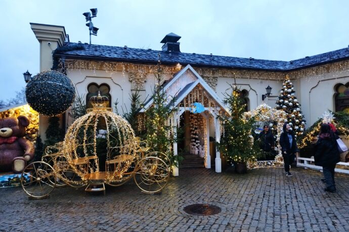 Kam s dětmi v Karlových Varech? Vánoční dům, Papilonia a Smajlík