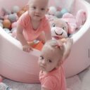 Bazének s míčky děti moc baví. Foto: ©KPek