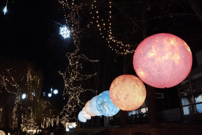 Světla vyprávějí ve Žlutých lázních. Zvonkova cesta vesmírem je opravdu magický vesmírný zážitek