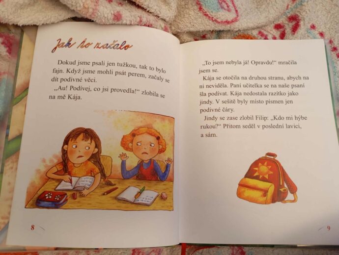 Knížka Školní strašidlo. Foto: ©Sabina Huřťáková