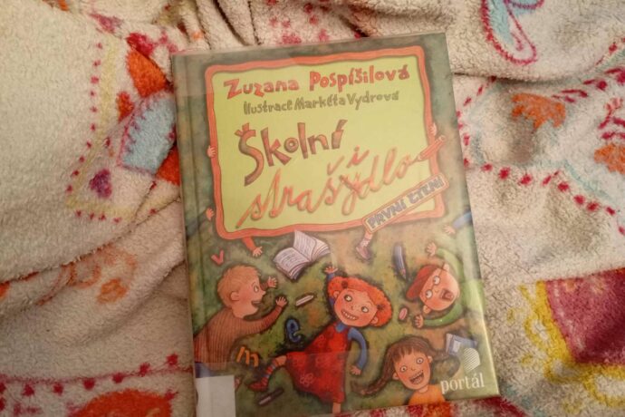 Knížka Školní strašidlo. Foto: ©Sabina Huřťáková