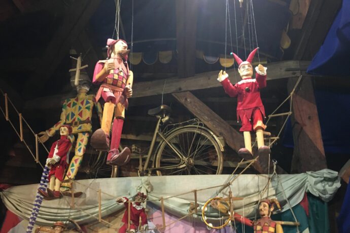 Navštivte s dětmi Muzeum loutek v Českém Krumlově. Se sbírkou loutek si mohou i zahrát divadlo