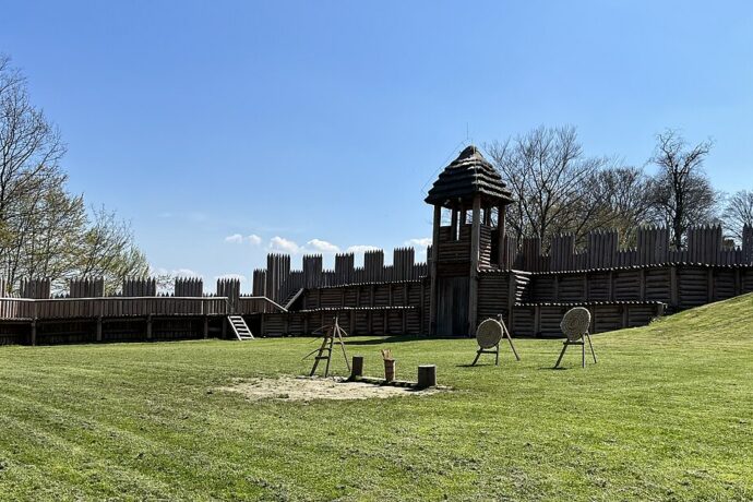 S dětmi do archeoparků. 5 tipů, kam za historií a poznáním