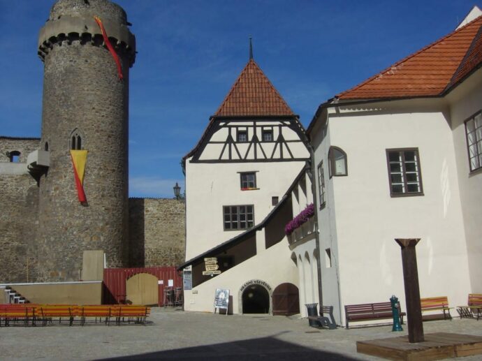 Stezka začíná u hradu. Foto © se svolením Marcela Malá