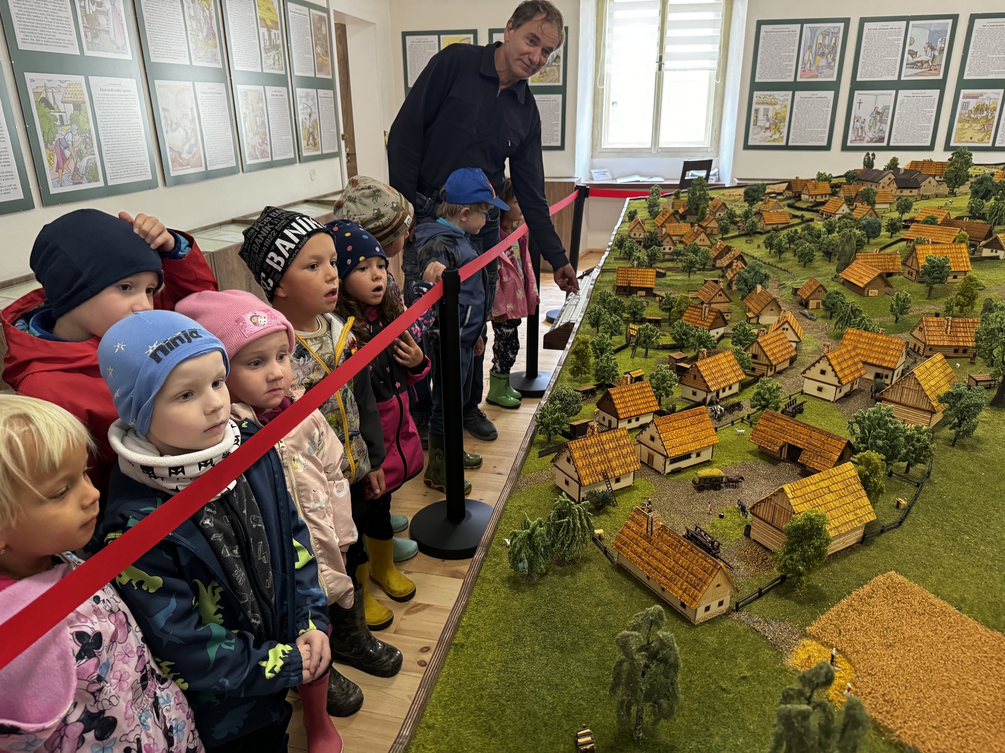 Děti dioráma městečka z roku 1720 vždycky nadchne. Foto: ©MŠ Mšec