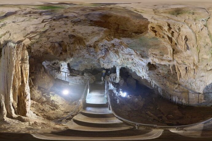 Top 7 českých jeskyní, které zvládnou i menší děti