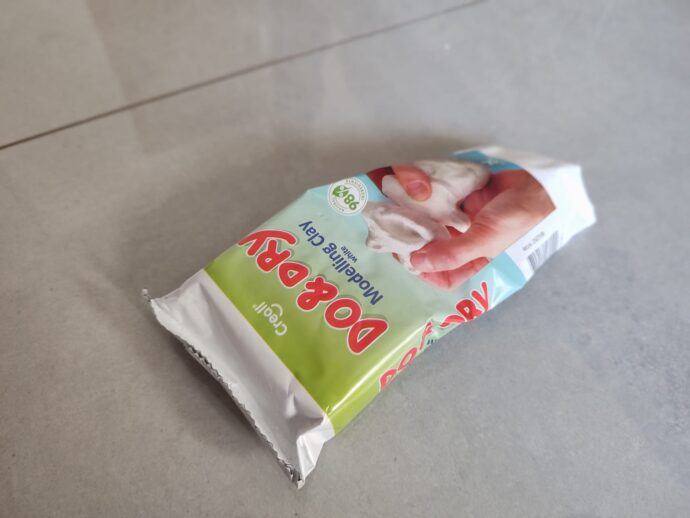 Samotvrdnoucí hmota. Foto se svolením ©Lucie Stříbrná