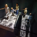 Projděte se Vltavou suchou nohou. Schody vás dovedou do druhého patra, kde vás čeká neobvyklé překvapení. Foto: ©Praga Magica