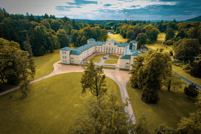 Letecký pohled na zámek Kynžvart. Foto: ©Václav Šiška