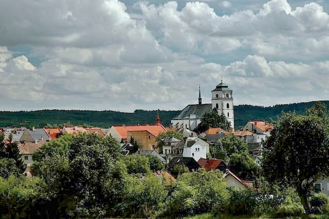 Město Sobotka s působivou památkovou zónou