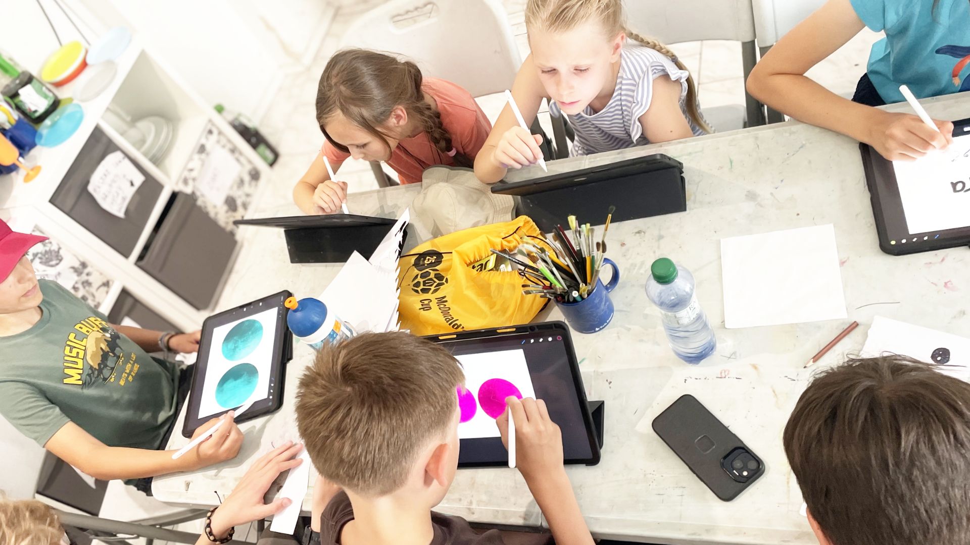 Animuj květinu k MDŽ, Foto: © muzeumkarlazemana.cz