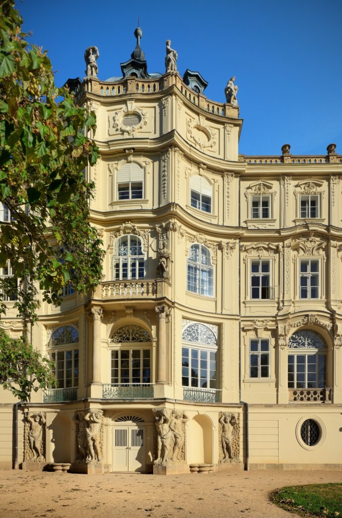 Zámek Ploskovice. Foto: © Libor Sváček
