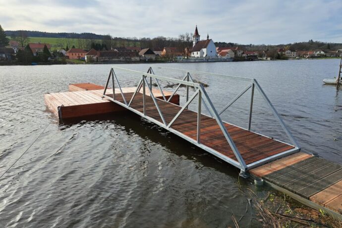 Přívoz Purkarec. Foto: © Jihočeská plavební